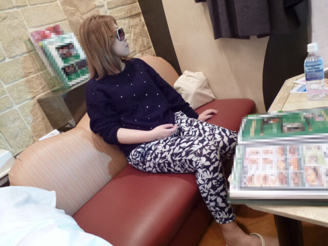 【飢えたM女は鯉の口】佐藤瑠々(22歳・OL)